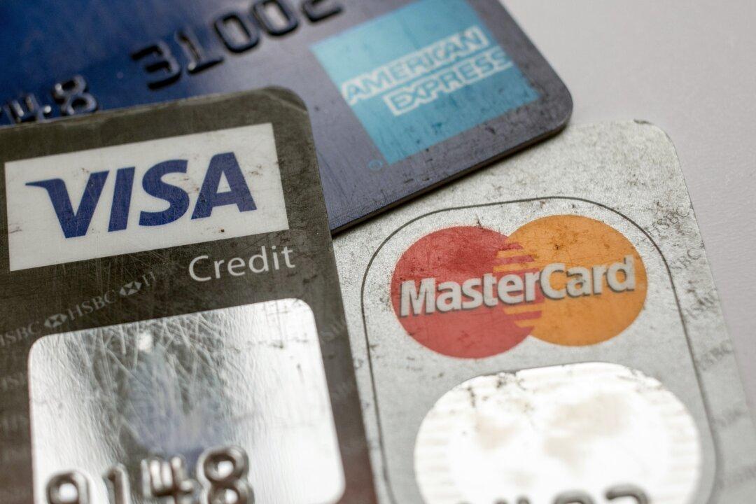 Americans Increasingly Can’t Afford Credit Card Payments as Delinquencies Hit Record Highs