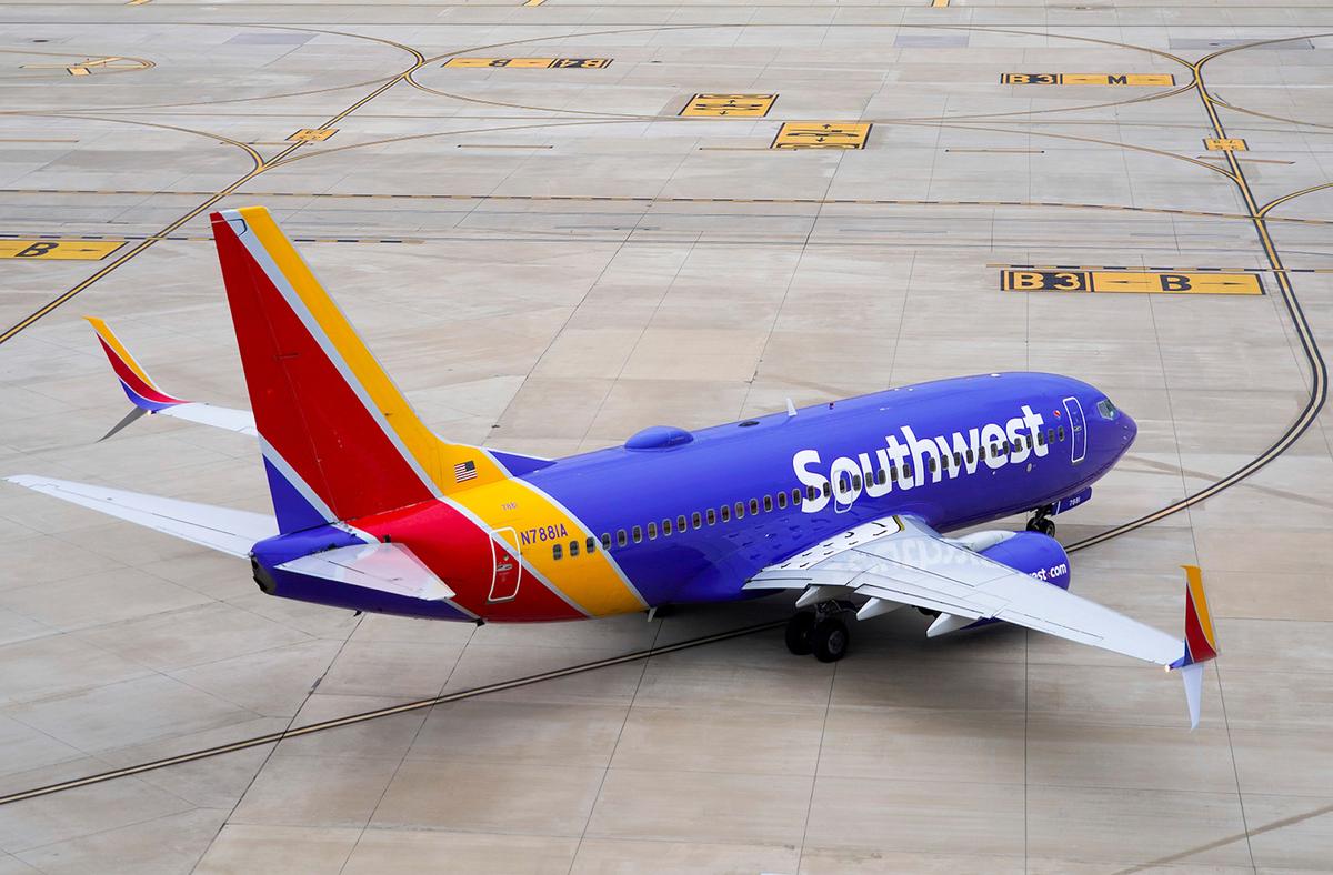 Southwest Airlines to Offer Red-Eye Flights for the First Time