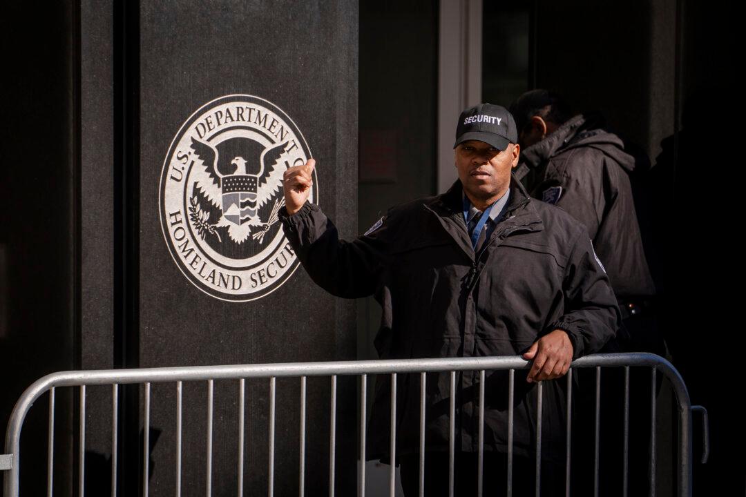 Pentagon Will Send 200 Marines to Florida to Support ICE