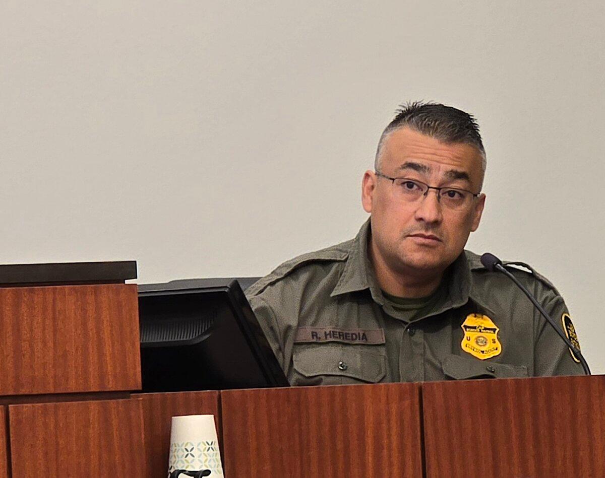 Border Patrol Agent Roberto Heredia testifies in the second-degree murder trial of George Alan Kelly in Santa Cruz County Superior Court, in Arizona, on March 28, 2024. (Allan Stein/The Epoch Times)