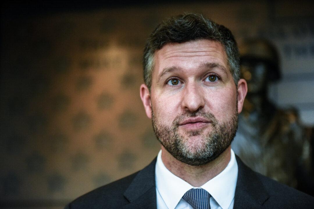 Lawmaker Decries False Bomb Threats Against US Arts Group Shen Yun