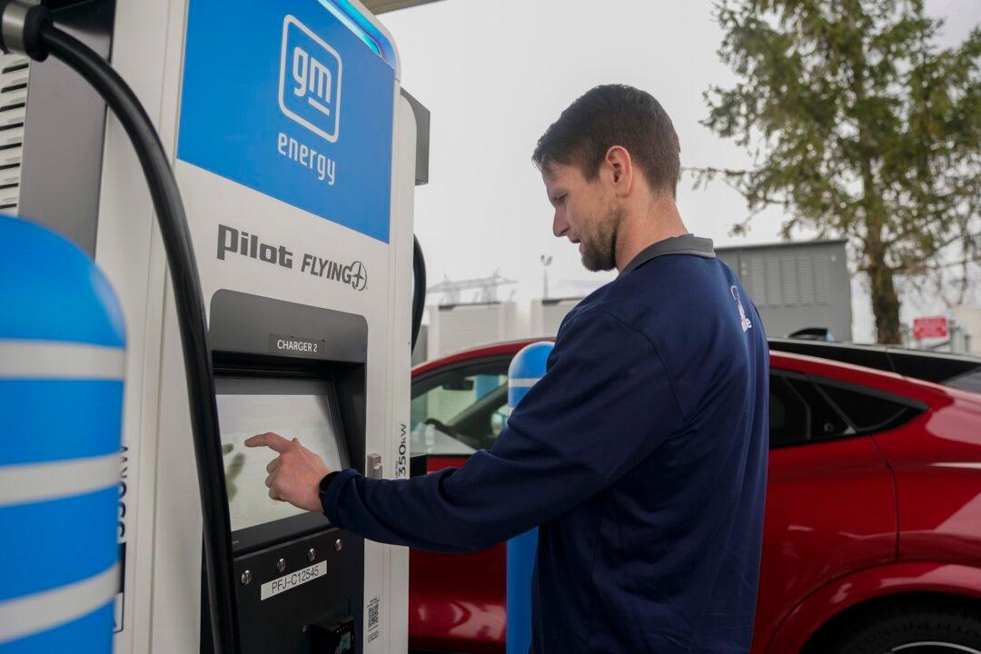 Ford Discontinues Several EV Models, Takes $19.5 Billion Writedown in Pivot to Hybrids