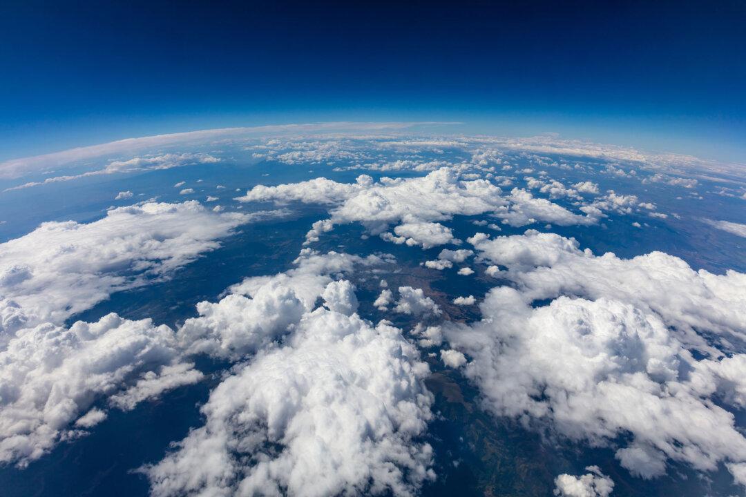 Have $500,000 Lying Around? Eat in a ‘SpaceBalloon’ Miles Above Earth