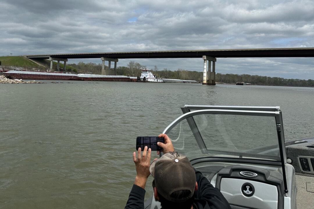 Oklahoma Highway Patrol Reopens Bridge Over Arkansas River After Pilings Hit by Barge