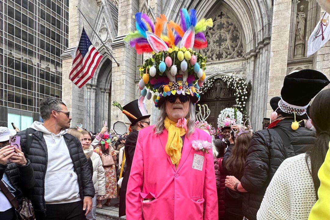 New York Easter Bonnet Paraders Ponder April 2 Presidential Primaries