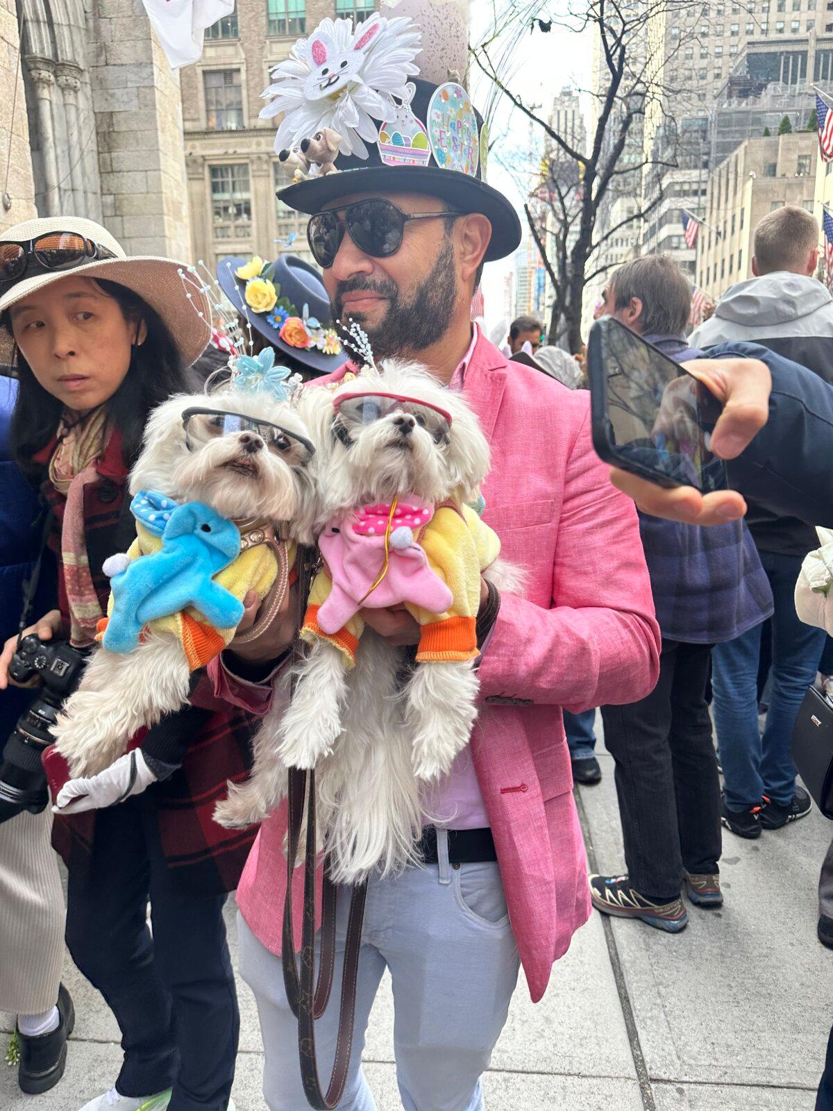Sergio Valdemez (center) attends the NYC Easter Parade on March 31, 2024. (Juliette Fairley/The Epoch Times)