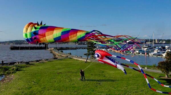 Tony Jetland’s twirling rainbow kite. (Courtesy of Mike Miller)