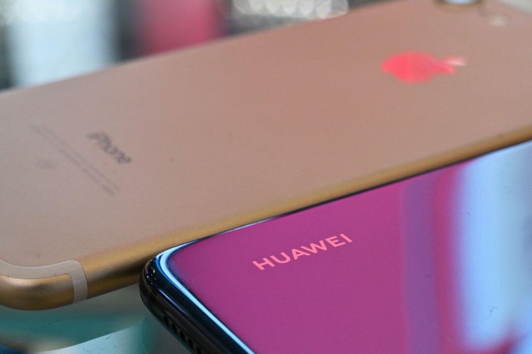 Huawei Overtakes Apple as China’s Top Smartphone Brand Amid CCP’s Market Manipulation: Analysis