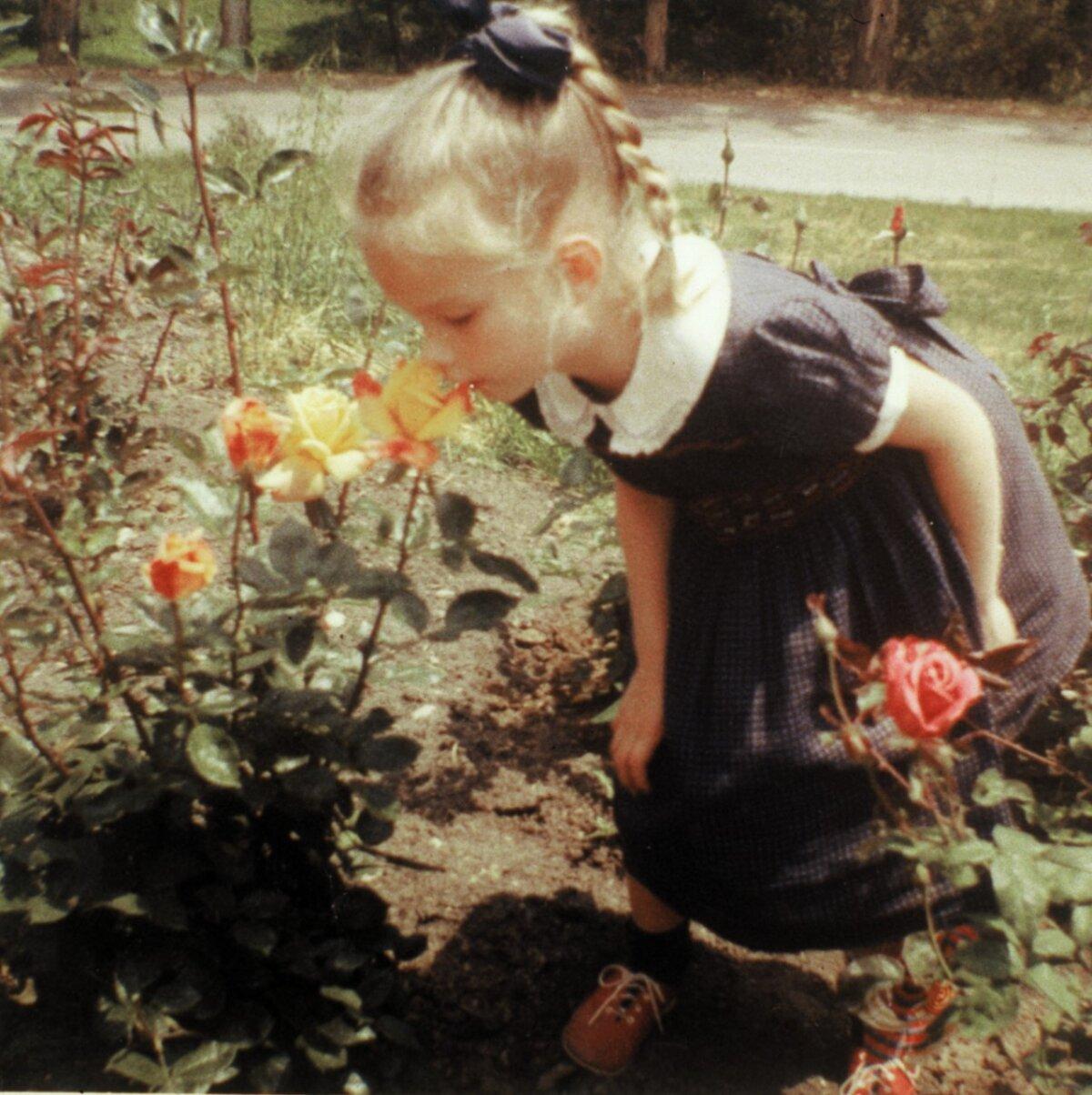 Young Danielle in her grandmother's garden. (Courtesy of Danielle Dall’Armi Hahn)
