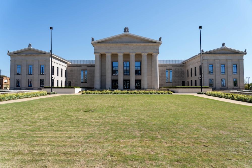 Built in 2011, the Richard Shelby Federal Building and Courthouse in Tuscaloosa, Ala., reflects classical architecture. (Stephen Reeves/Shutterstock)