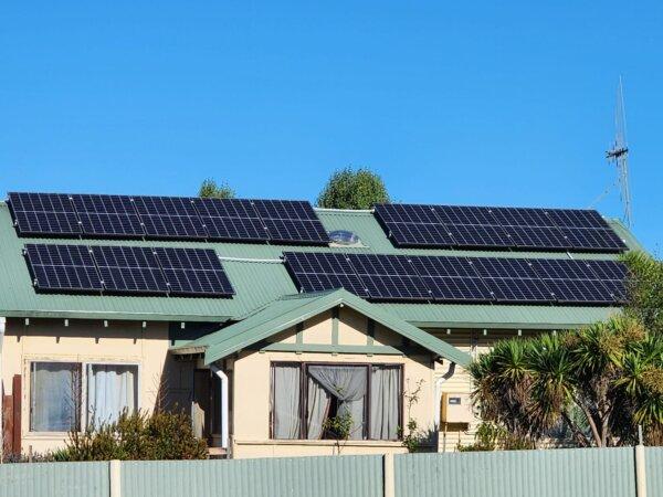 Solar panels are seen on a roof in Albany, Western Australia, on April 3, 2024. (Susan Mortimer/The Epoch Times)