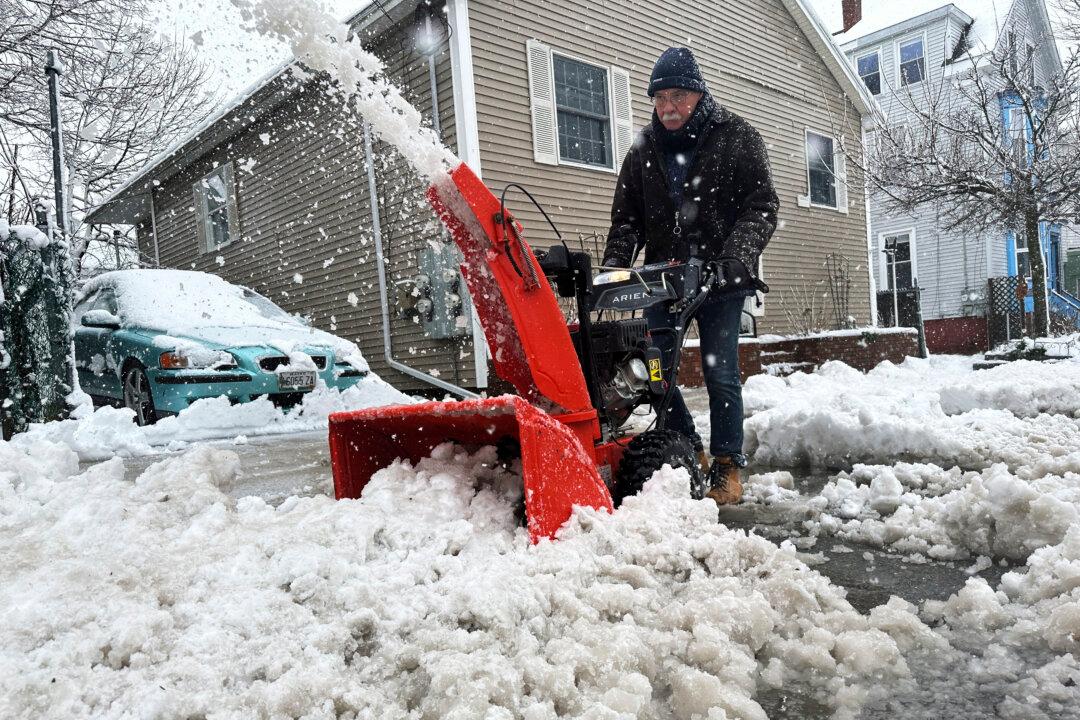 April Nor'easter With Heavy, Wet Snow Pounds Northeast, Knocks out Power to Hundreds of Thousands