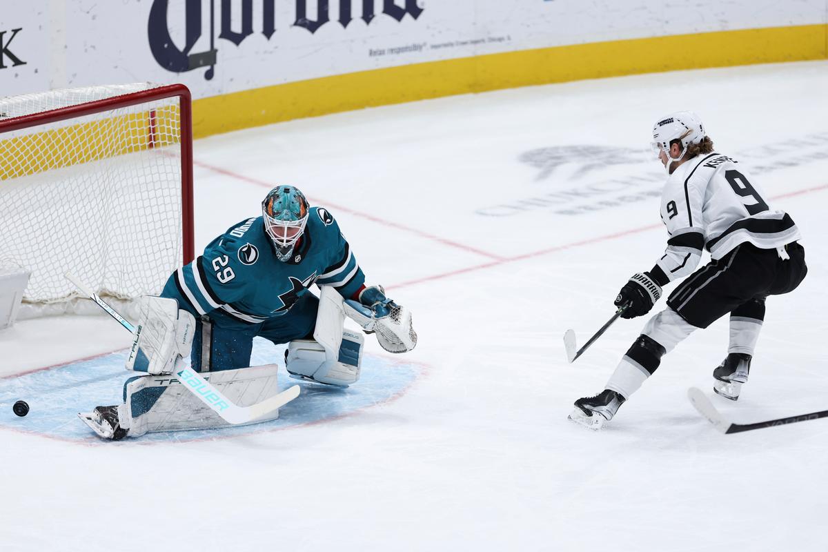 First Goal for Rookie Thomas Helps Kings Past Sharks