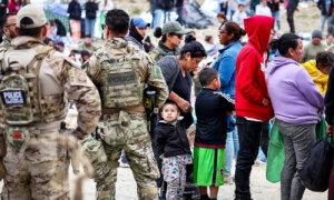 Border Outranks Ukraine as Moderate Voter Priority in Swing States: Poll