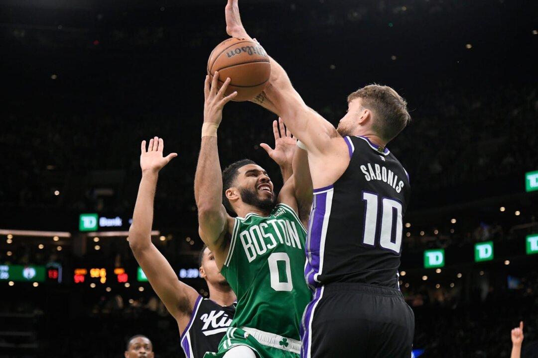 Kings Rally From 19 Down, but Celtics Win on Late Shot