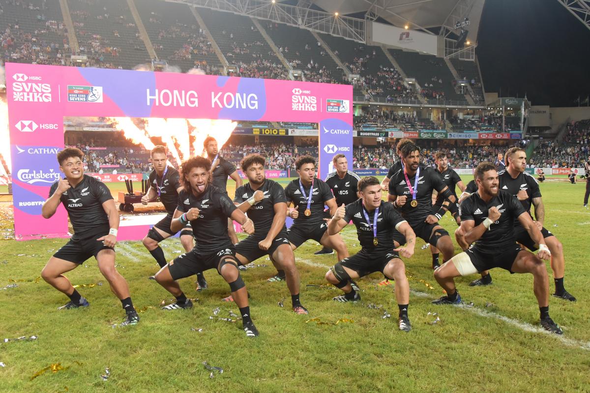 The New Zealand team performs the Haka following its Cup win at the Hong Kong Rugby Sevens on April 7, 2024. (Bill Cox/The Epoch Times)