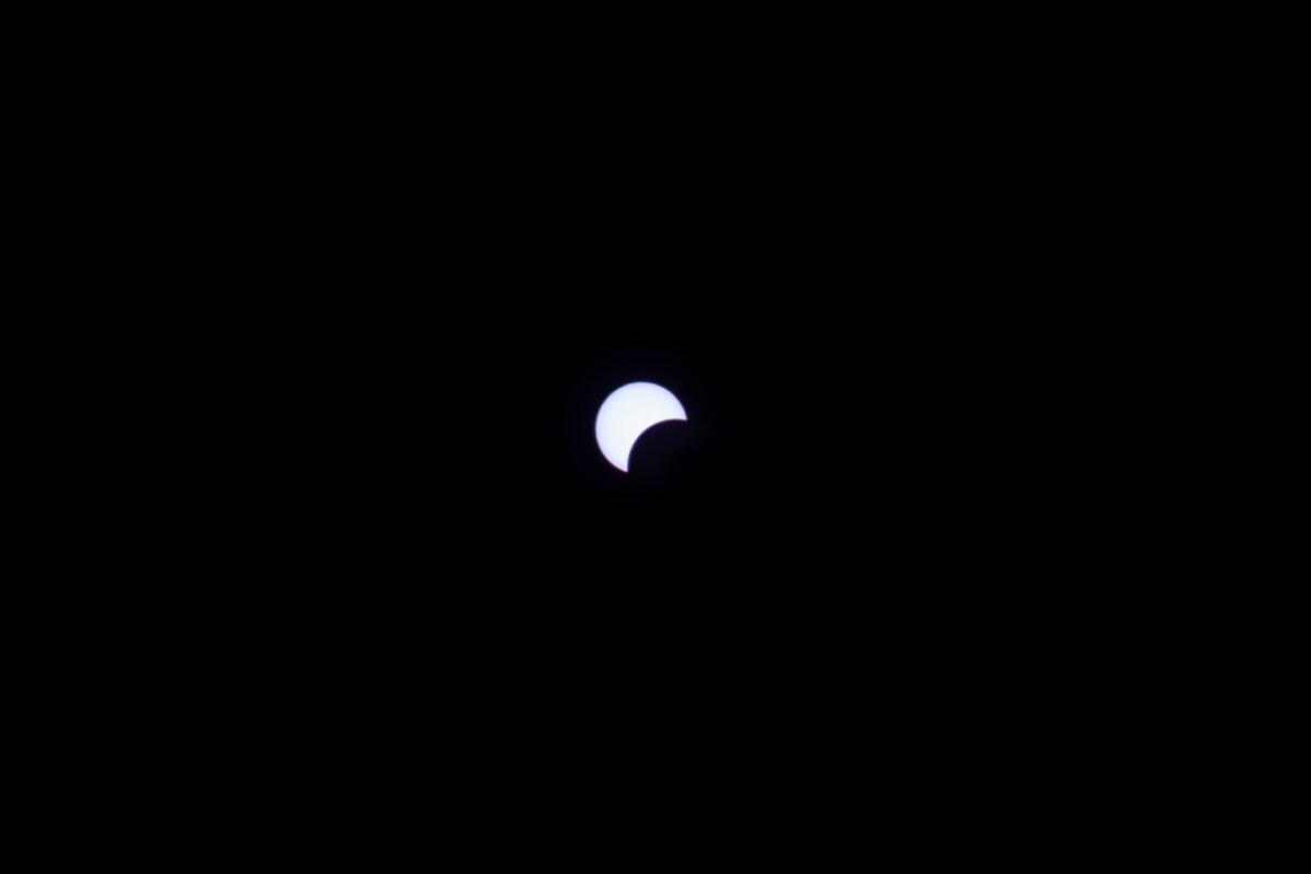 El eclipse solar en Washington el 8 de abril de 2024. (Madalina Vasiliu/La Gran Época)
