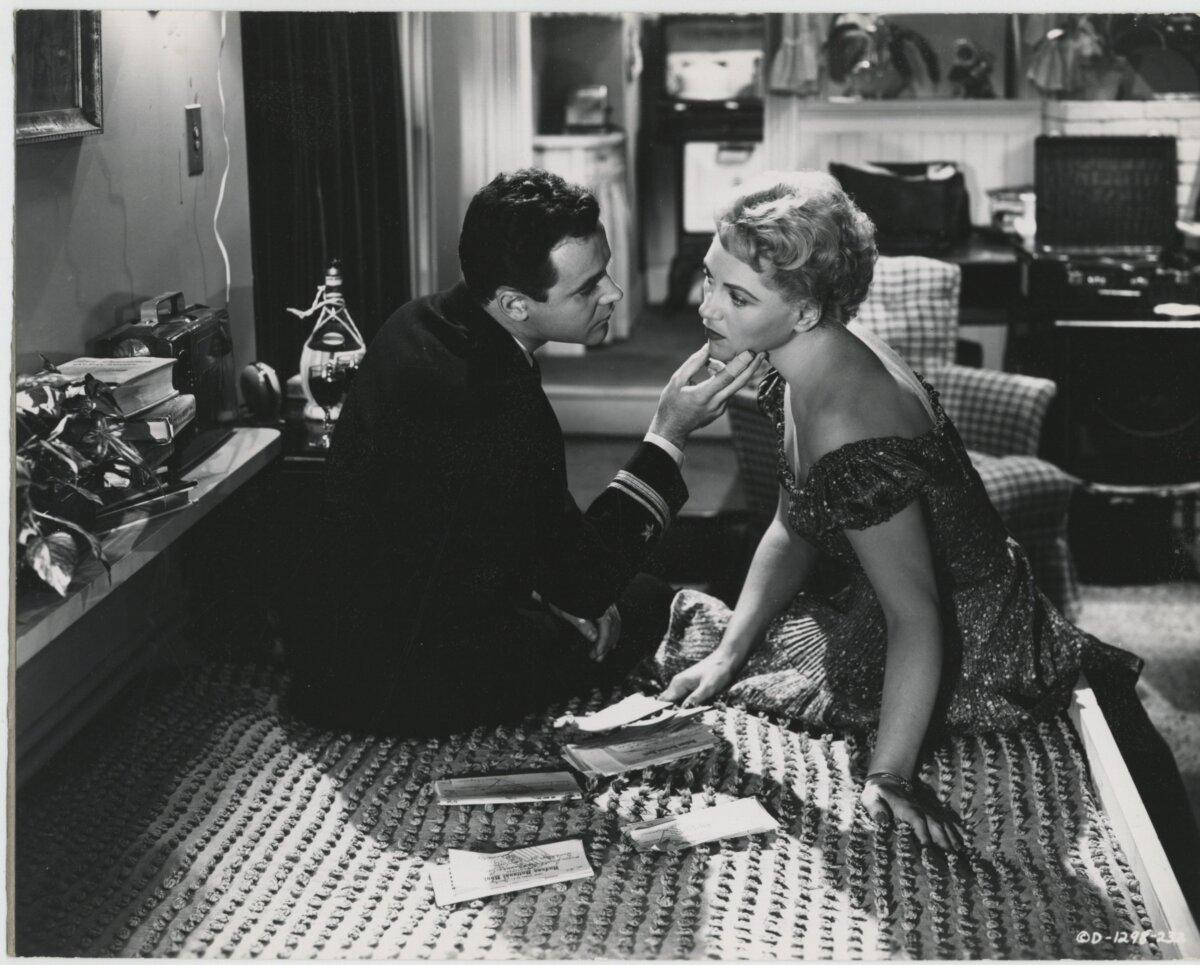 Robert (Jack Lemmon) and Nina Tracy (Judy Holliday), in “Phffft!” (Columbia Pictures)