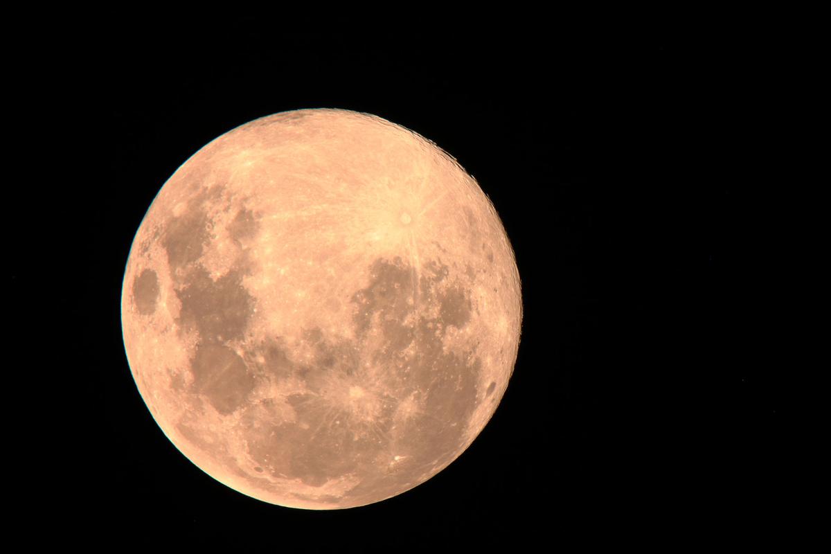 An April full moon, or Full Pink Moon. (drcmarx/Shutterstock)