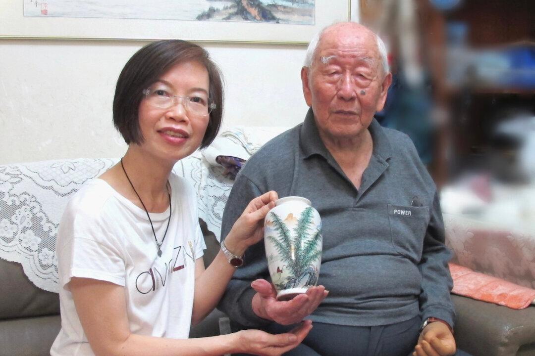Hong Kong Ceramic Painting Master, Xu Miao, Dies at 105
