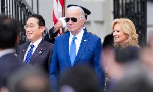 Biden Mulls Ending Prosecution of Julian Assange