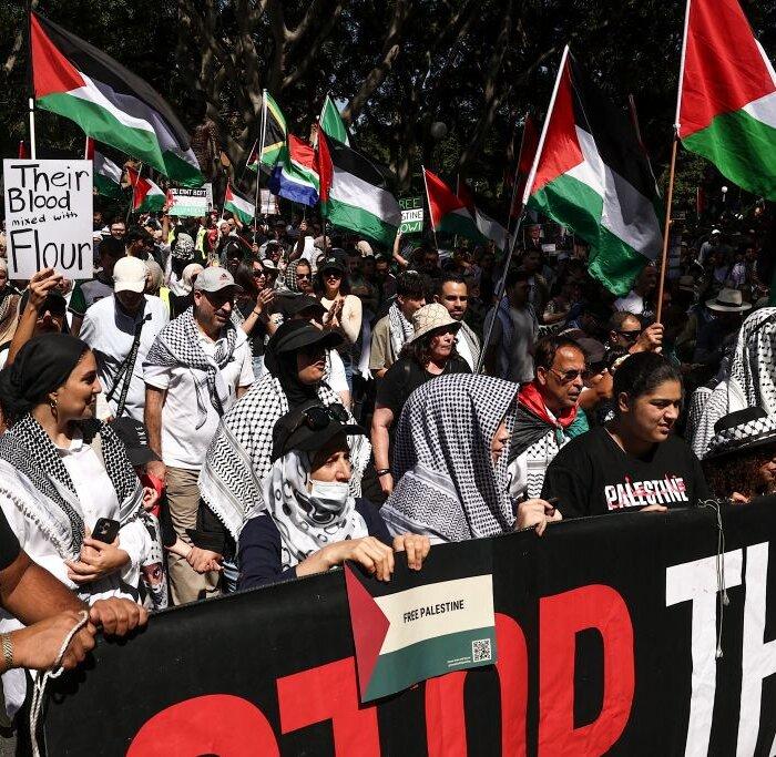 Opposition Leader Defends Comments Comparing Anti-Semitism to Major Gun Massacre