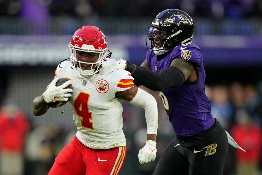 Chiefs’ Rice Surrenders to Police on Assault Charge After Multi-Vehicle Crash in Dallas