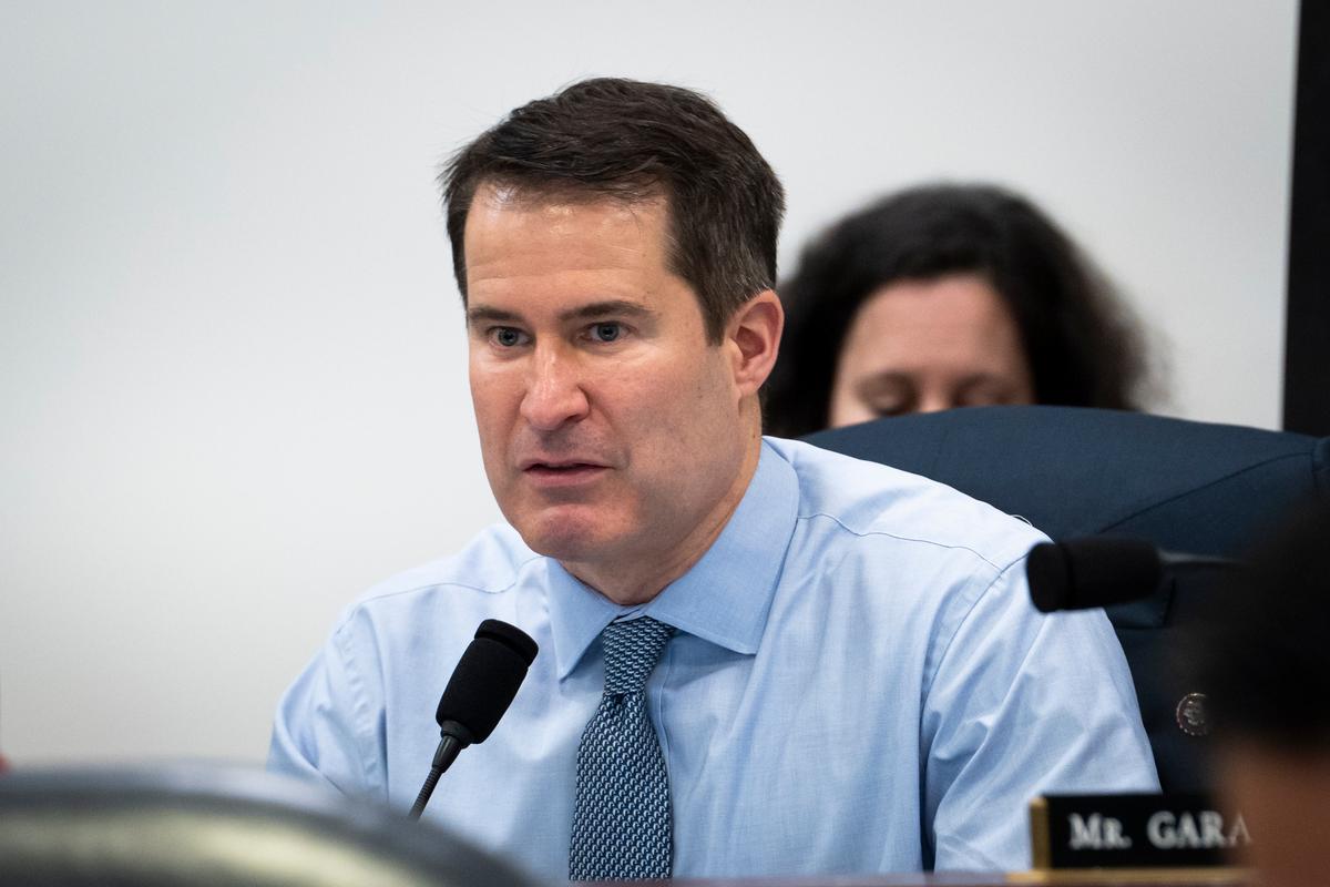 House Democrats Seek to Block Funding for US Military Action Against Venezuela