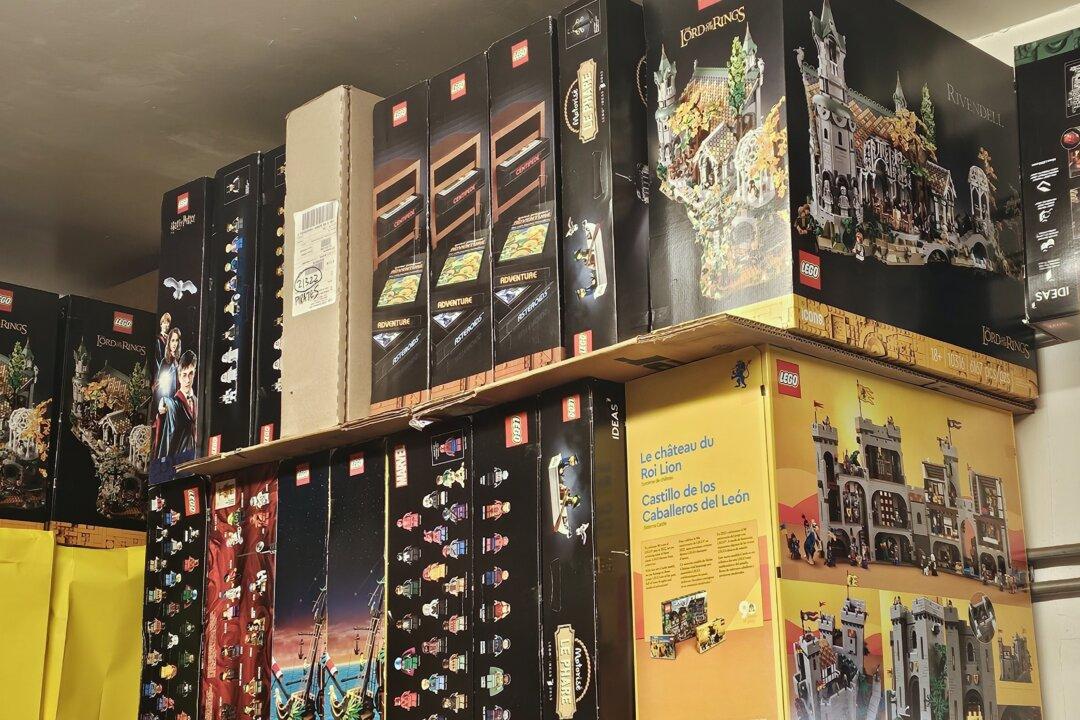 4 Arrested After $300,000 in Legos Stolen in Southern California