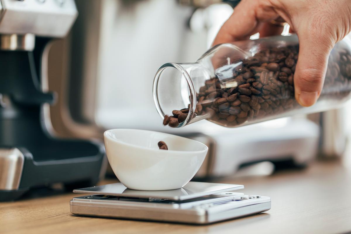 A kitchen scale allows for precise measurements when preparing your brew. (burakkarademir/iStock/Getty Images)