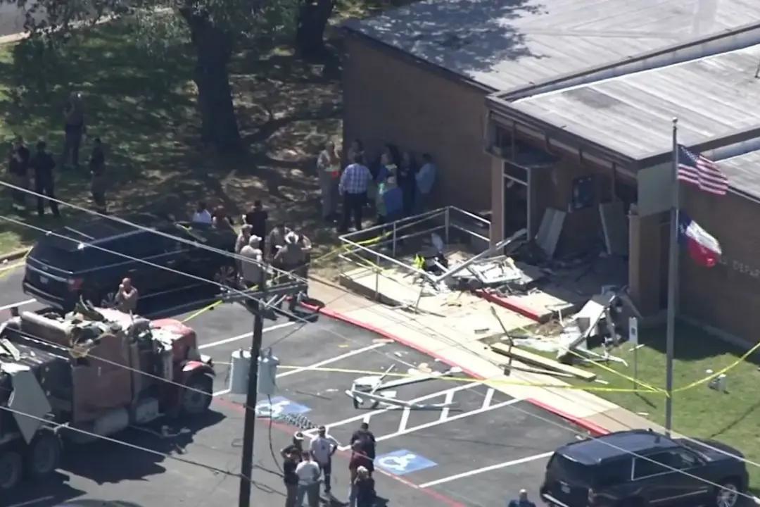 1 Dead, Several Injured After 18-Wheeler Crashes Into Texas Government Building