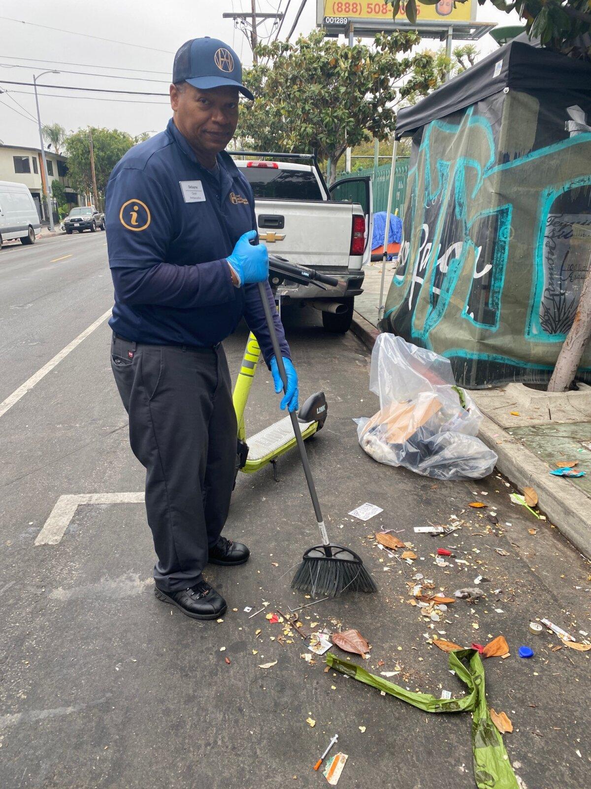 The Hollywood Partnership cleans up trash in Los Angeles. (Courtesy of Keith Johnson)