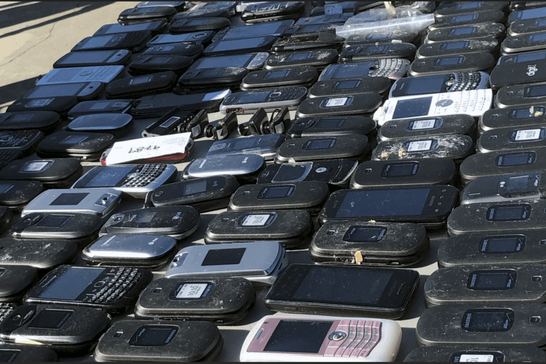 Prosecutors: South Carolina Prison Supervisor Took $219,000 in Bribes; Got 173 Cellphones to Inmates