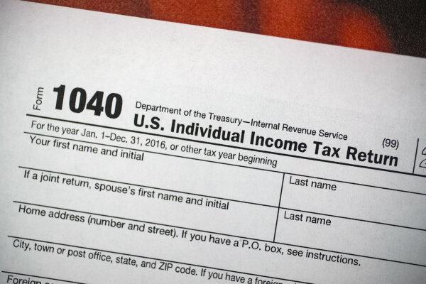 A 1040 form used by U.S. taxpayers to file an annual income tax return in an undated file photo. (Joe Raedle/Getty Images)