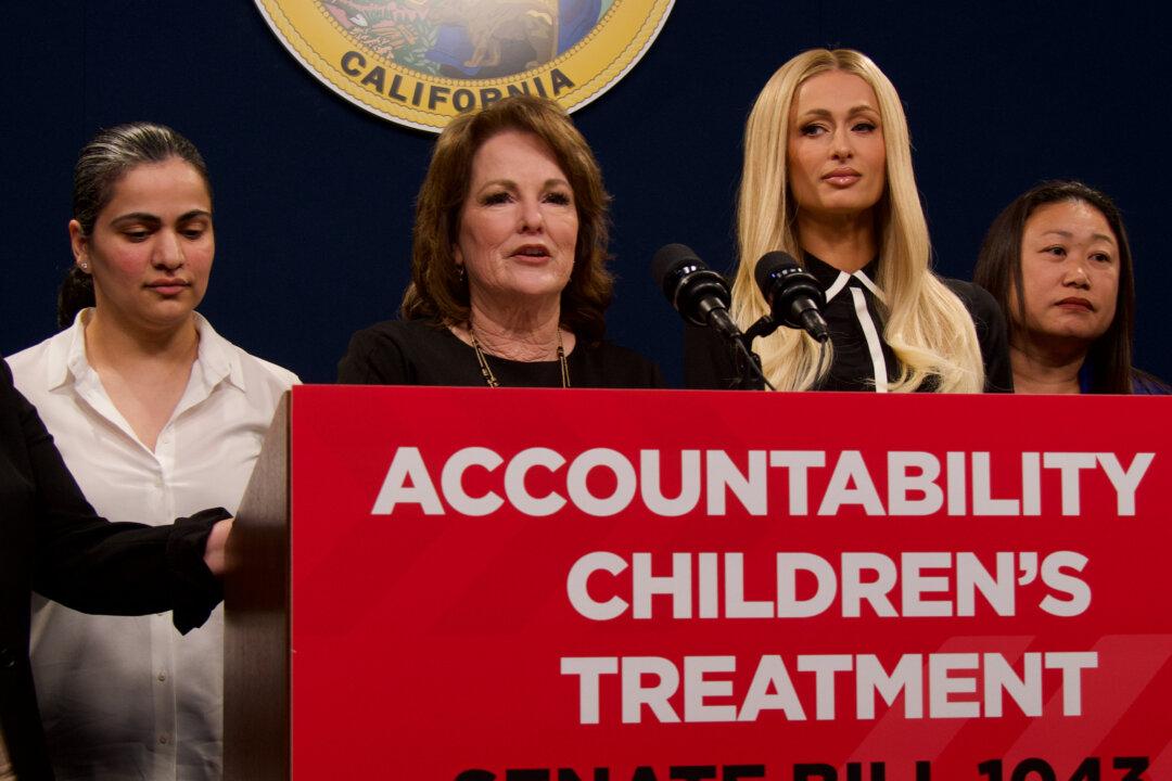 California Lawmaker Hosts Paris Hilton at Capitol for Bipartisan Youth Protection Bill