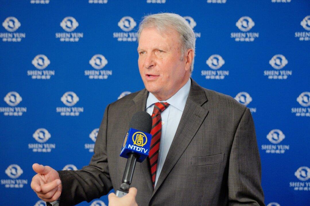 Former Canadian Lawmaker Criticizes The New York Times for Planning Hit Piece on Shen Yun