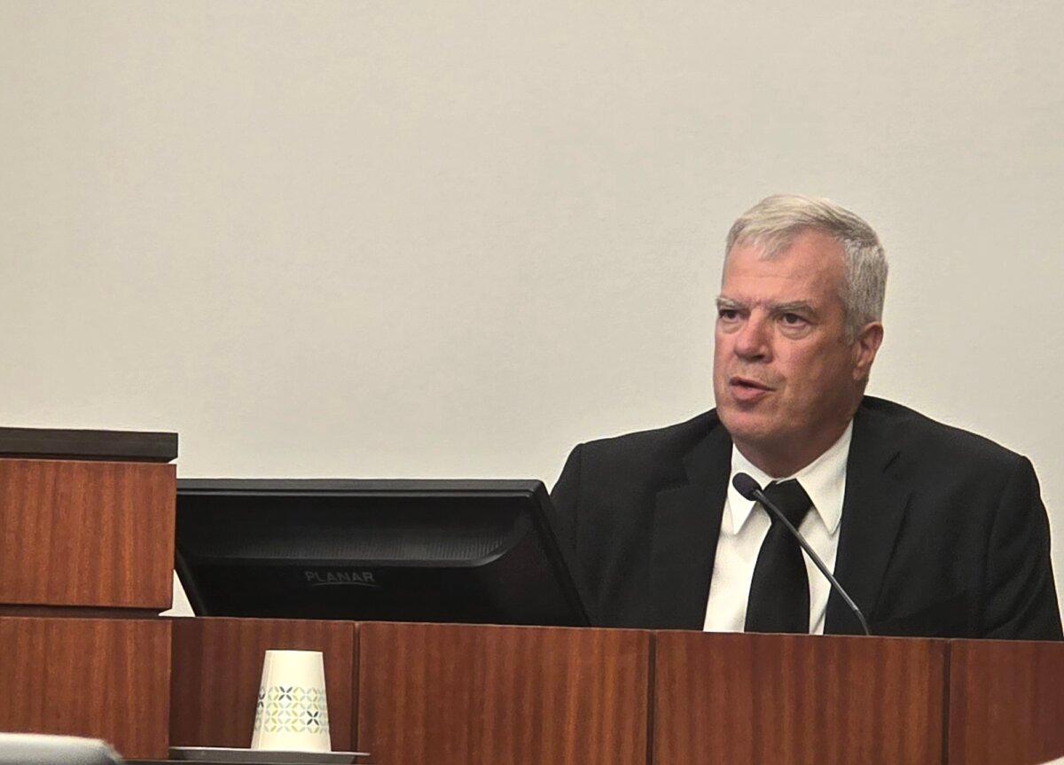 Santa Cruz County Sheriff David Hathaway gives testimony during the second-degree murder trial of George Alan Kelly in Nogales, Ariz., on April 16, 2024. (Allan Stein/The Epoch Times)