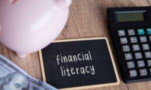 How Does the Digital Era Impact Financial Literacy?