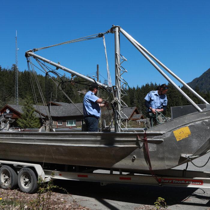 Bigger Boats, More Nets, People Arrive in Zeballos, BC, for New Orca Rescue Attempt