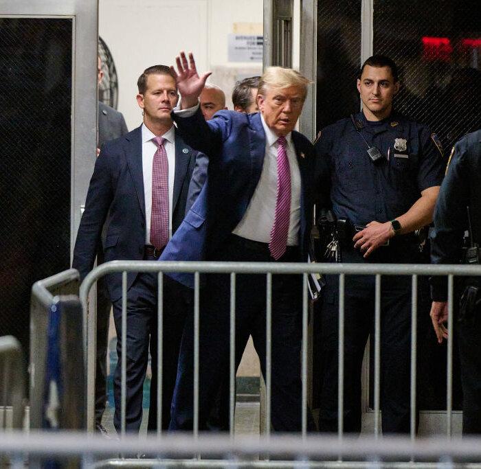 Trump Blames Case on Politics as He Arrives for Trial