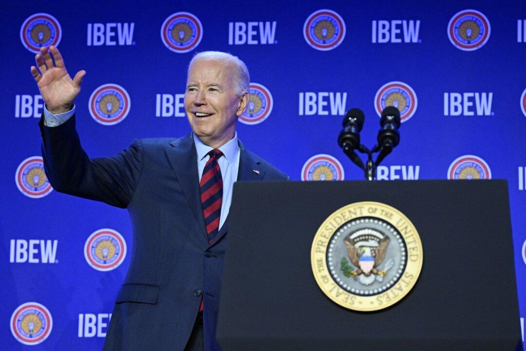 Biden Targets Trump and the ‘Super-Wealthy’ at Union Conference