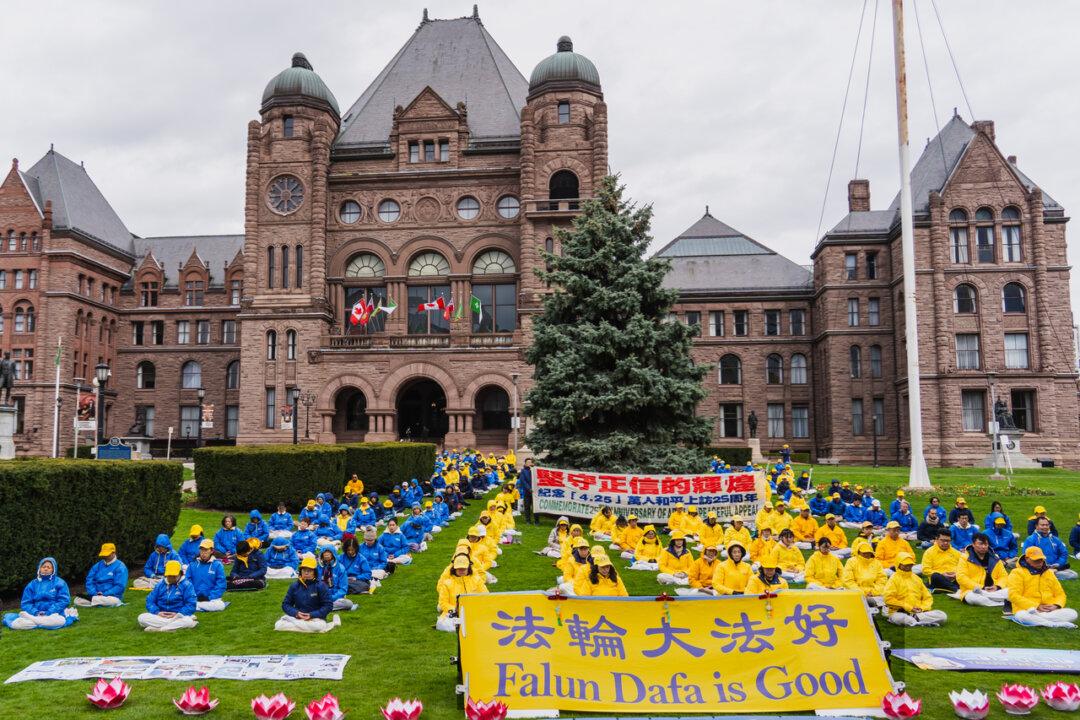 Hundreds of Falun Gong Adherents Rally in Toronto, Condemning CCP’s 25 Years of Repression