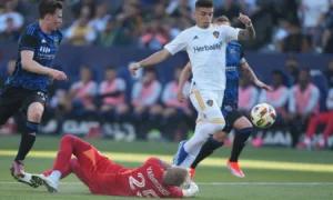 Galaxy Score 4 More Goals in Beating Earthquakes Again