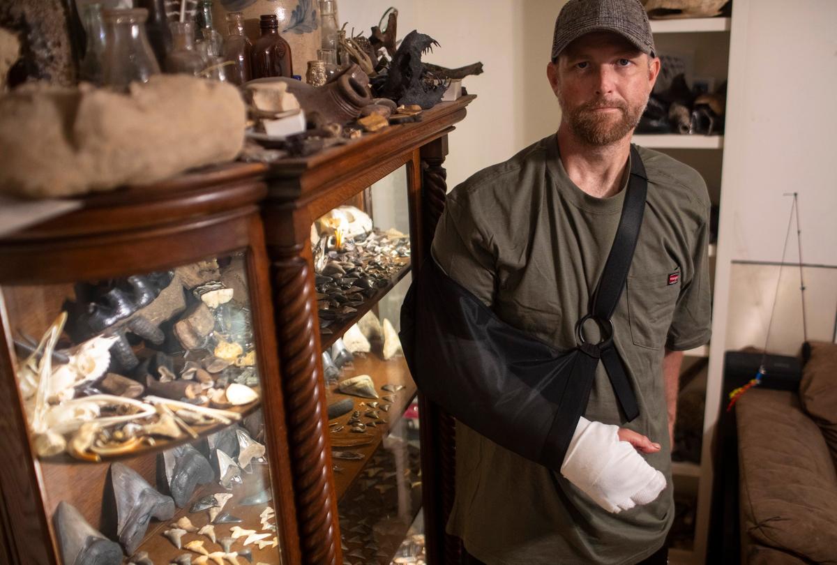 Diver Pinned Under Water by Alligator Figured He Had Choice: Lose His Arm or Lose His Life