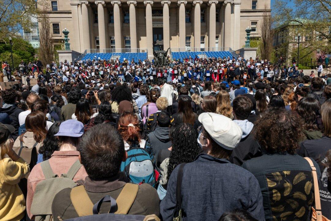Columbia University Switches to Remote Learning Amid Pro-Palestinian Protests