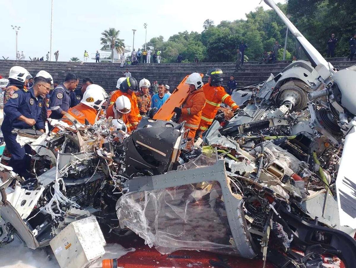 2 Malaysian Military Helicopters Collide and Crash While Training, Killing All 10 Crew