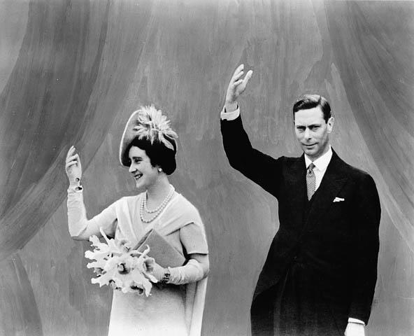 King George VI and Queen Elizabeth of the United Kingdom, during a visit to the Canadian Pavilion. (Public Domain)