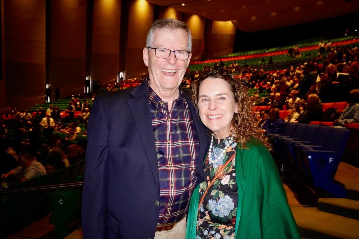 Iowa Theatergoer Says Shen Yun ‘Lifts People Up’