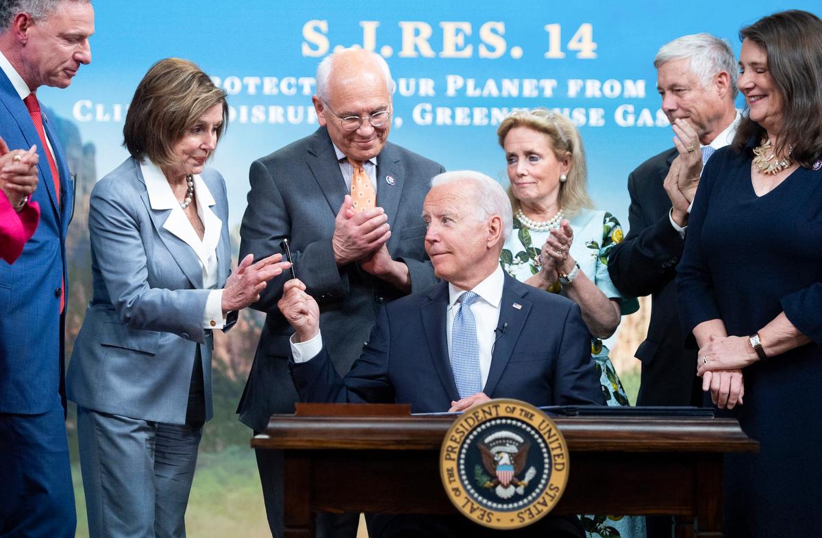 Biden ‘Regulatory Smurfing’ Mires Oil, Gas Industry in Red Tape, Industry Leaders Say