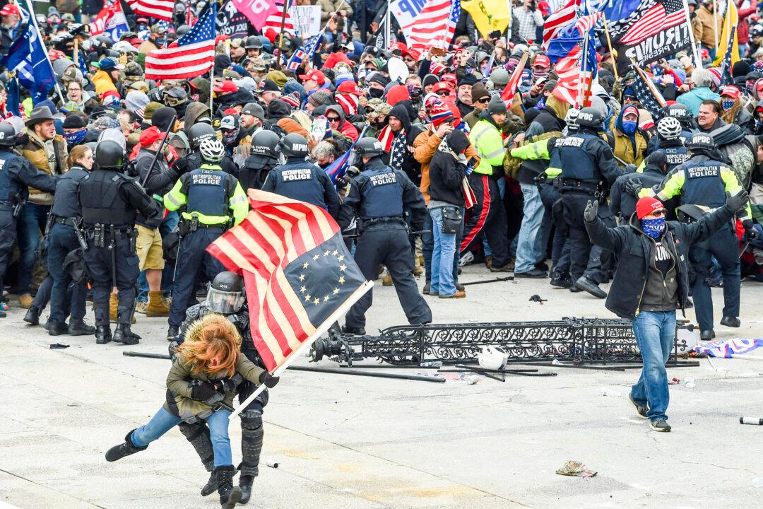 Police Officer Disciplined Over Undercover Conduct on Jan. 6: Agency